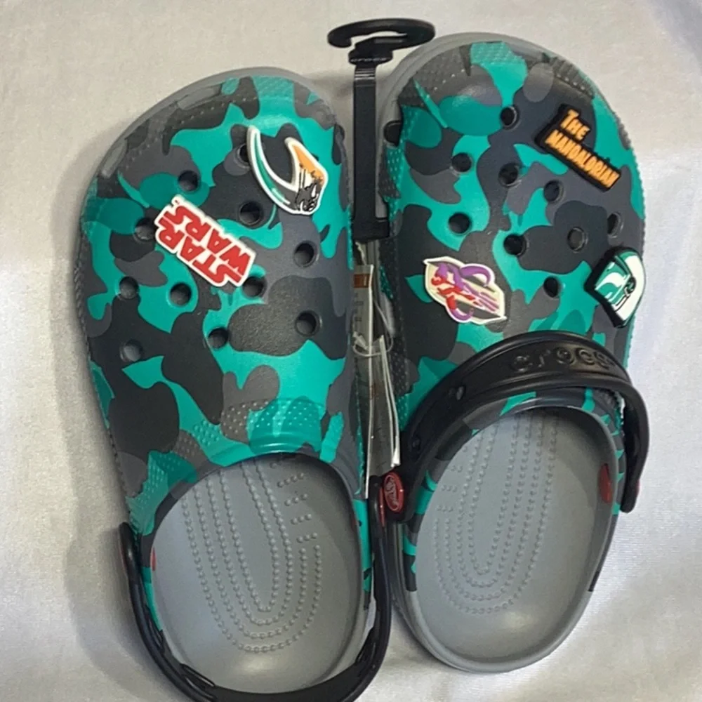 Disney Parks Mandalorian clog - Picture 2 of 5